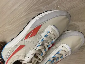 High Quality Reebok Sneakers