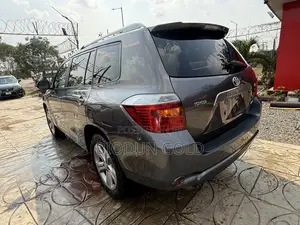 Toyota Highlander Sport 2010 Gray