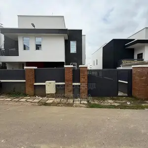 5bdrm Duplex in Gwarinpa for sale