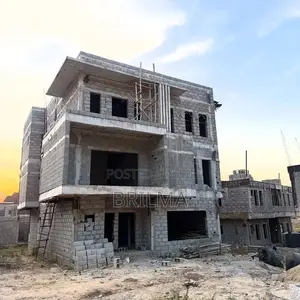 5bdrm Duplex in Apo District for sale
