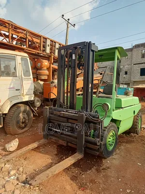 Vey Sound Working Forklift
