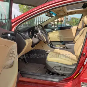 Hyundai Sonata Limited 2.0T Sedan (2.0L 4cyl 6A) 2013 Red