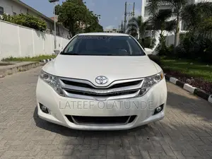 Toyota Venza XLE 4dr Wagon AWD (3.5L 6cyl 6A) 2015 White