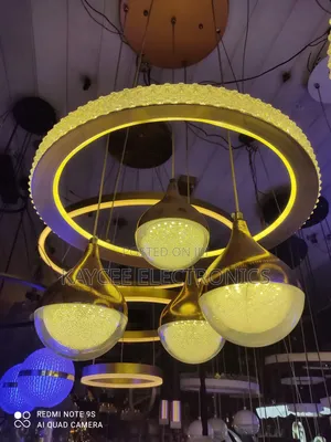 Elegant Hanging Chandelier Light – Modern Interior Décor