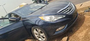 Hyundai Sonata Limited 2.0T Sedan (2.0L 4cyl 6A) 2013 Blue