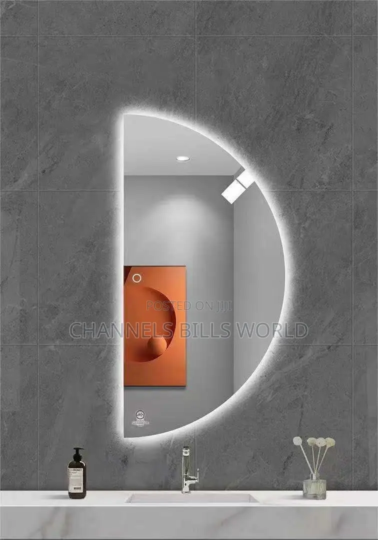 Pet Design Mirror