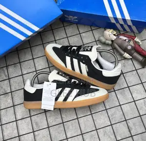 Adidas Sneakers