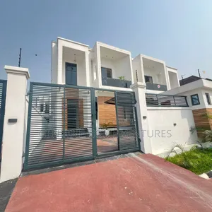 5bdrm Duplex in Chevron for sale