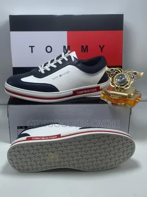 Tommy Sneakers