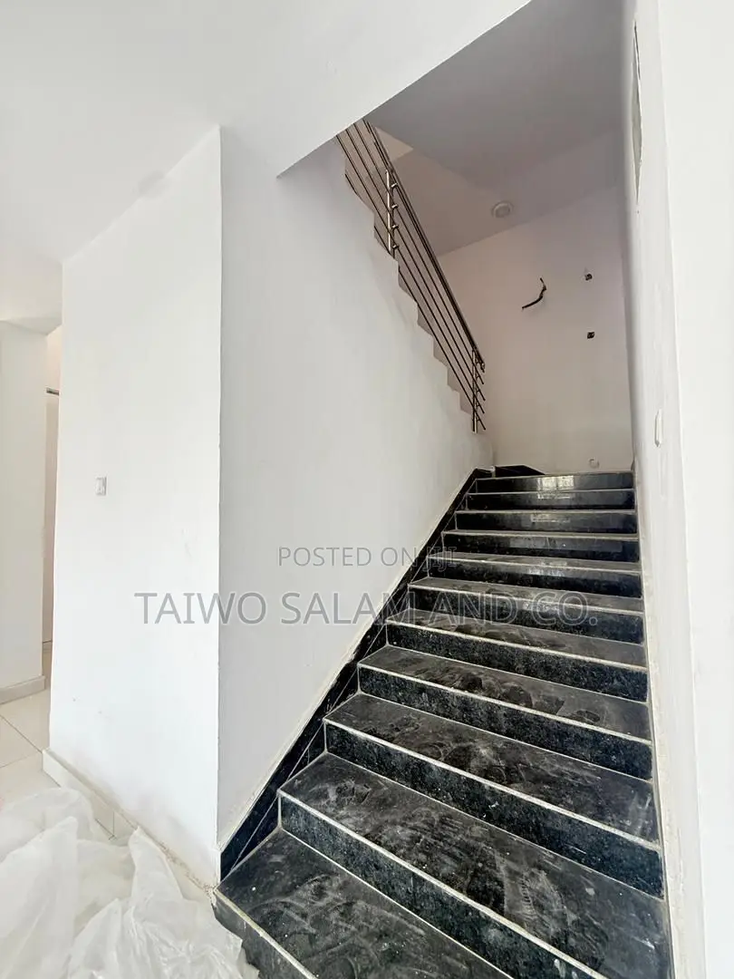 4 Bedroom Duplex