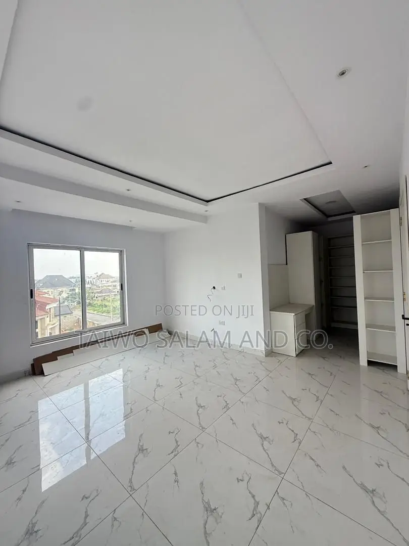 4 Bedroom Duplex