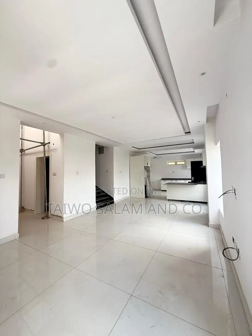 4 Bedroom Duplex