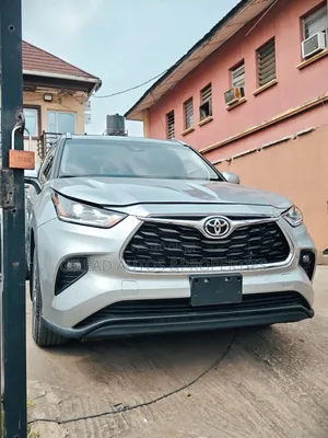 Toyota Highlander XLE AWD 2020 Silver