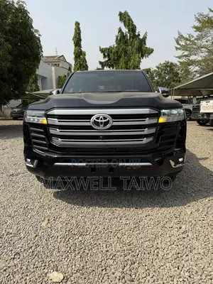 New Toyota Land Cruiser LC300 2025 Black