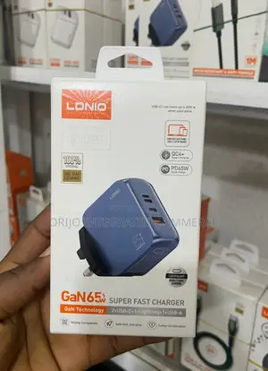 Gan 65 Super Fast Charger Gan Technology 2xusb-C+1xlightning+1xusb-A