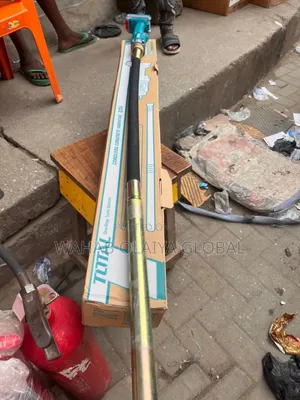Total 20v Cordless Concrete Vibrator P20s (Tcvli)