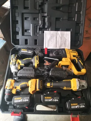Brushless Cordless 4 in 1 Combo Kit (Dewalt)