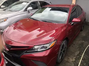 Toyota Camry 2018 Red
