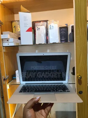 Laptop Apple MacBook Air 2015 8GB Intel Core i7 SSD 128GB