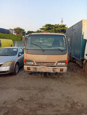 Tokunbo Isuzu NPR