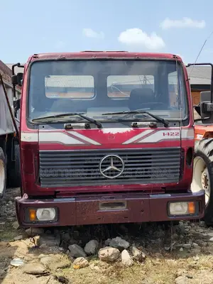 Excellent Mercedes Benz 1422 Truck Cap and Chassis
