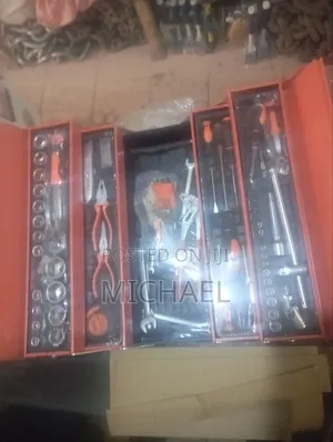 85 Pcs Tool Set With Metal Box