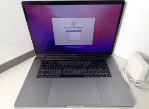 Laptop Apple MacBook Pro 2017 16GB Intel Core I7 SSD 1T