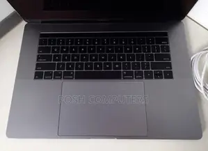 Laptop Apple MacBook Pro 2017 16GB Intel Core I7 SSD 1T