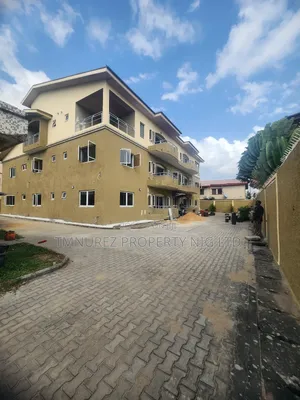 4bdrm Penthouse in Lekki Phase1 for rent