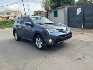 Toyota RAV4 LE FWD (2.5L 4cyl 6A) 2013 Blue