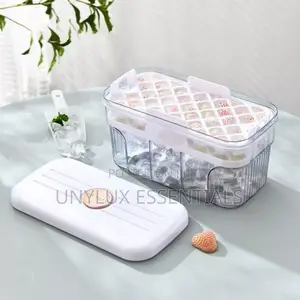 Ice Maker
Bucket With Shovel