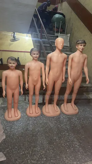 Different Ages And Sizes Of Unisex Plastic Kids Mannequins