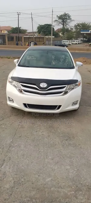 Toyota Venza XLE 4dr Wagon AWD (2.7L 4cyl 6A) 2015 White
