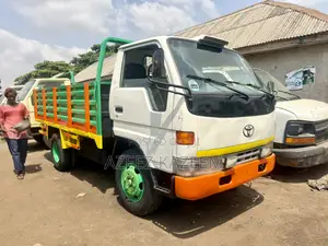 Toyota Dyna Truck 6 Tyres 2rz Petrol Engine Company Used Japan
