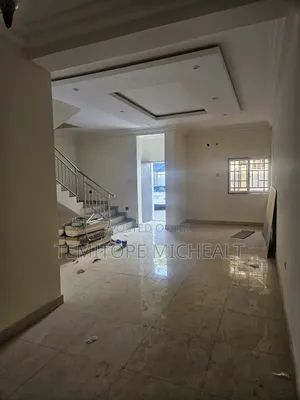 3bdrm Townhouse / Terrace in Main Jabi for rent