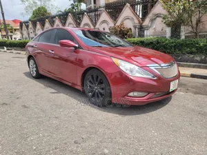 Hyundai Sonata Limited Sedan FWD (2.4L 4cyl 6A) 2012 Red