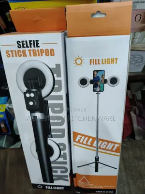 Selfie🤳 Stick Tripod With Light