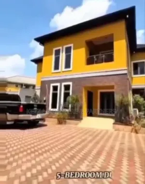 5bdrm Duplex in Gated Estate, for sale