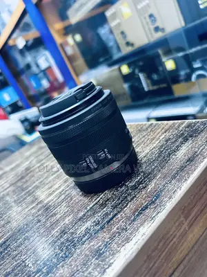 Canon 35mm 1.8 STM Rf