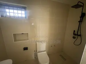 4bdrm Townhouse / Terrace in Utako for rent