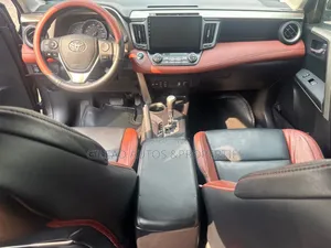 Toyota RAV4 XLE AWD (2.5L 4cyl 6A) 2016 Brown