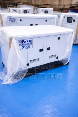 Original 35 Kva Perkins Soundproof Diesel Generator (100% Copper Coil)