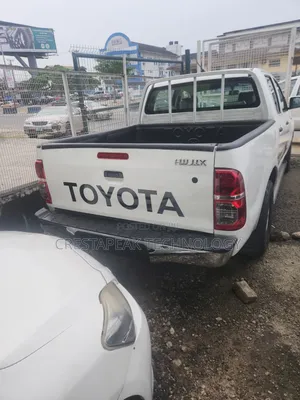 Toyota Hilux SR5 2013 White