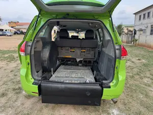 Toyota Sienna L 7-Passenger 4dr Minivan (3.5L 6cyl 6A) 2014 Green