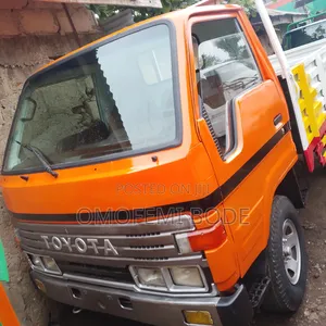Toyota Dyna150 Company Use Petrol Truck