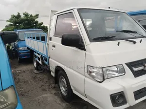 Mitsubishi Delica 2014 White