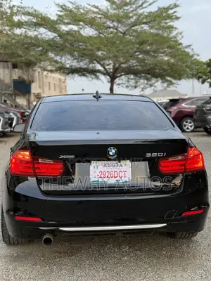 BMW 320i Sedan RWD 2013 Black