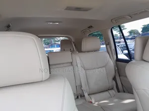 Lexus LX 570 AWD 2016 Gold