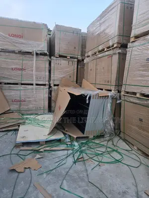 The Biggest Warehouse of 680watts Longi Bifacial Solar Panel in Lagos