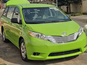 Toyota Sienna LE 8-Passenger 4dr Minivan (3.5L 6cyl 6A) 2014 Green